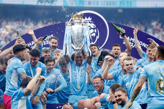 主帅确认奥布拉克因伤回马德里接受检查，将缺席对瑞典的比赛（主教练证实奥布拉克伤退返马德里检查，缺席与瑞典之战）