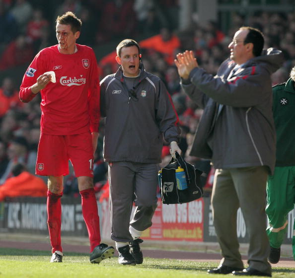 足球报：柔佛新山疑似使用停赛球员，海港队尚未确定是否上诉（足球报：柔佛新山或派停赛球员出战，海港尚未决定是否申诉）