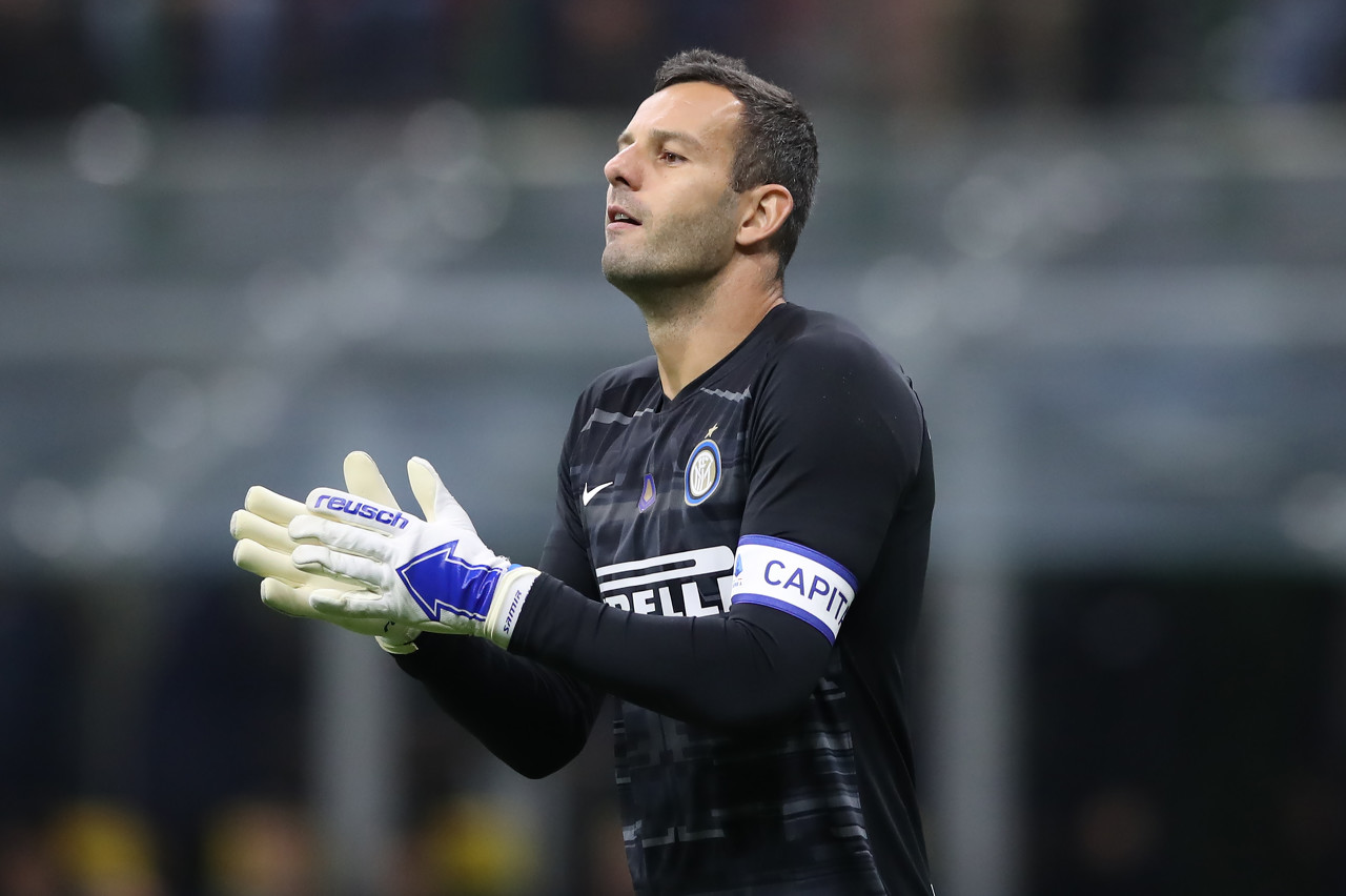 每体：特狮和什琴斯尼明夏恐离队，巴萨计划回收外租门将雅科（每体：特尔施特根与什琴斯尼或于明夏离队，巴萨考虑召回外租门将雅科）