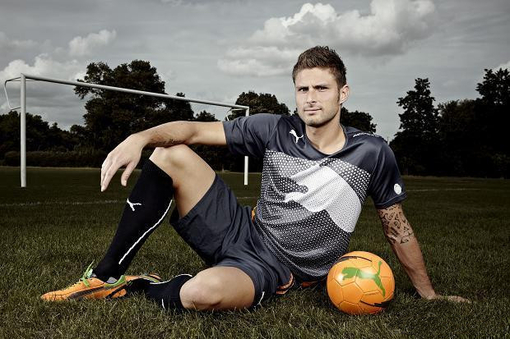 唯一全勤! 每体：埃里克·加西亚已成巴萨核心之一，表现全能（每体：全队唯一全勤的埃里克·加西亚已成巴萨核心，表现全面）