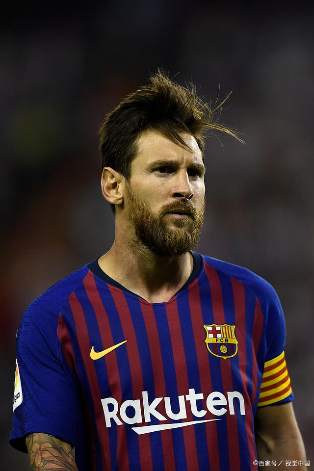 “小雪”节气将至，长春亚泰基地为天然草加盖第二层“棉被”