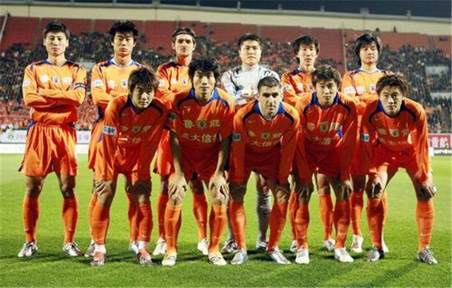 欧冠半场：派尚扳平，格林伍德反超，马赛暂2-1圣吉罗斯（半场欧冠战况：马赛暂2-1领先圣吉罗斯，派尚扳平后格林伍德反超）