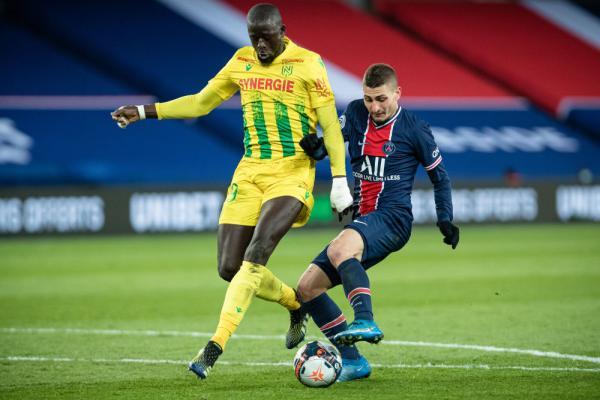 葡超战报：门将互送大礼，奥利维拉染红，葡体4-1吉马良斯（葡超战况：门将互送礼，奥利维拉染红，葡萄牙体育4-1吉马良斯）