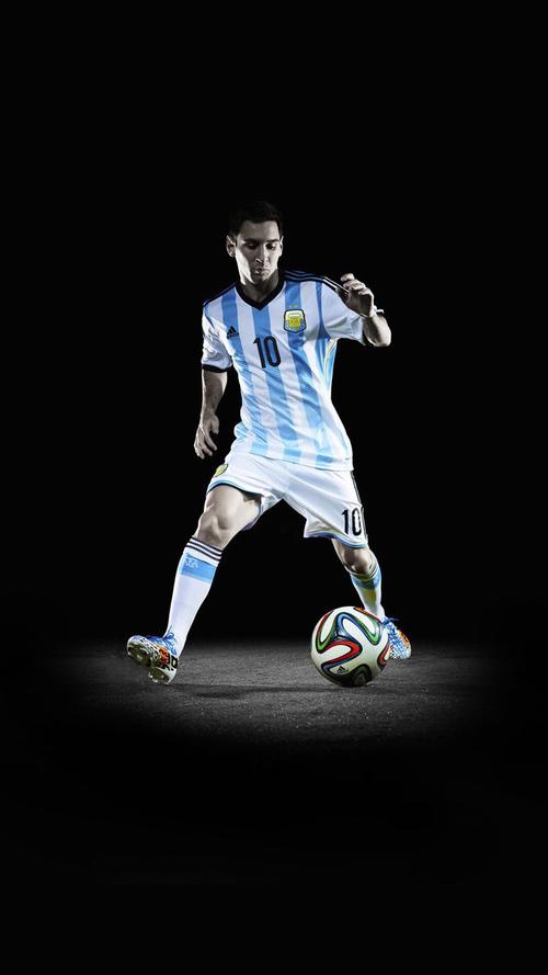 半场：科莫1-0萨索洛，杜维卡斯破门，尼科-帕斯倒钩射门被扑