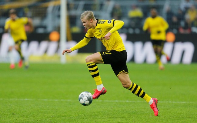 丰特炮轰拉波尔塔：他原本可留下梅西，却选择了追随皇马主席（丰特怒斥拉波尔塔：原可留住梅西，却偏要向皇马主席靠拢）