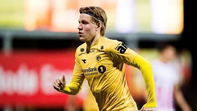 津门虎以1亿投资逆袭联赛前六，培养出三名国脚新星，展现草根逆袭与青训潜力。