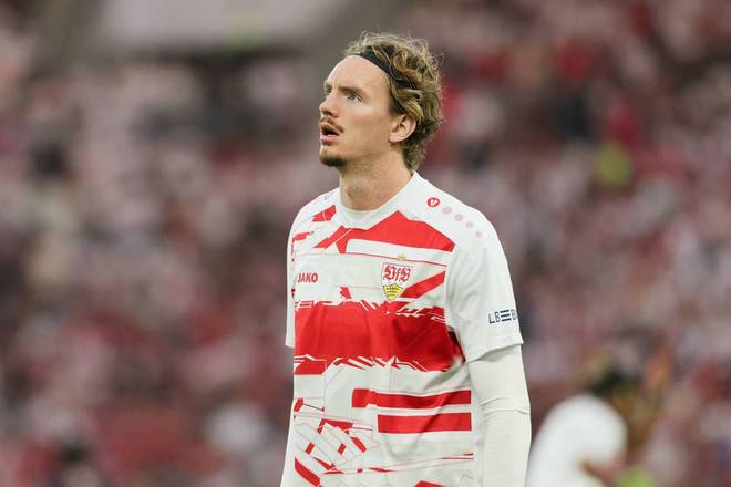 德天空：诺伊尔因肠胃感染缺席合练，乌尔比希可能替代他出场