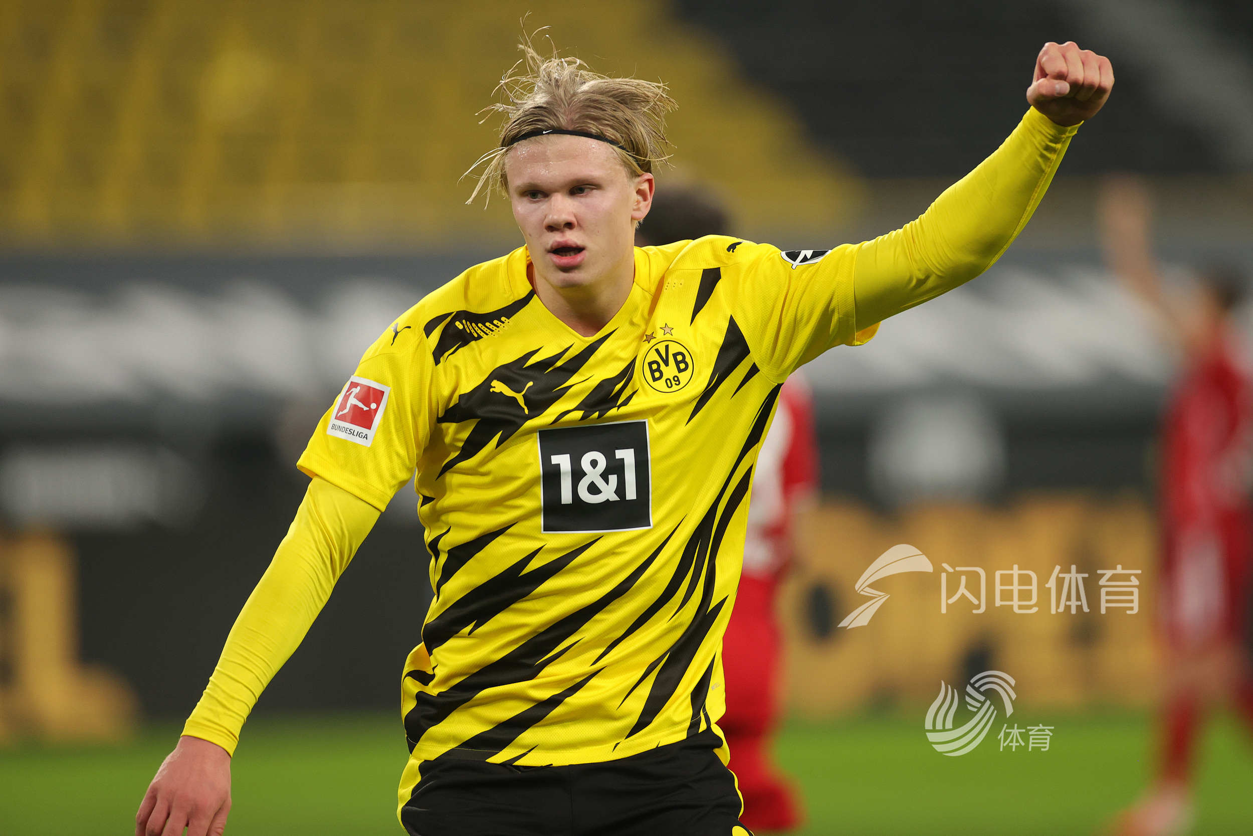 记者：申花队昨天傍晚抵达天津，出征的队伍中没有门将薛庆浩