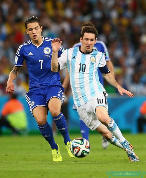 武体集团官方：武汉体育中心将改建为8万坐席专业足球场