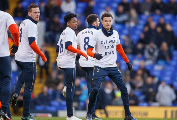 西甲半场：帕拉松、埃斯皮诺造险，巴列卡诺0-0贝蒂斯（西甲半场战报：帕拉松、埃斯皮诺屡造险情，巴列卡诺与贝蒂斯0-0互交白卷）