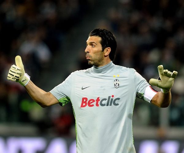 贝蒂斯客战巴列卡诺首发：安东尼领衔、加西亚出战（贝蒂斯做客巴列卡诺首发出炉：安东尼领衔，加西亚先发）