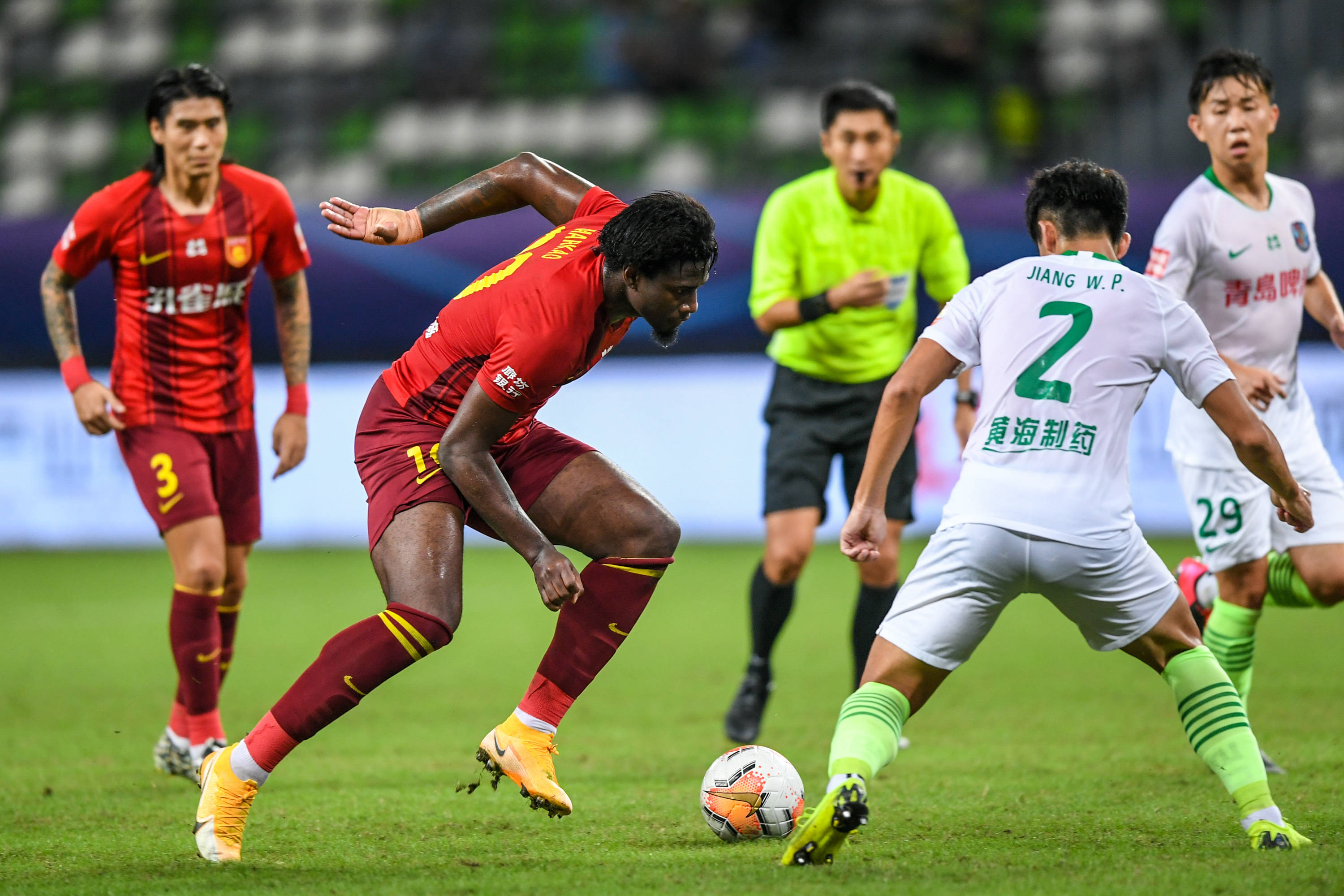 胡明轩全场5投0中无运动战进球，个人正负值-15全队最低